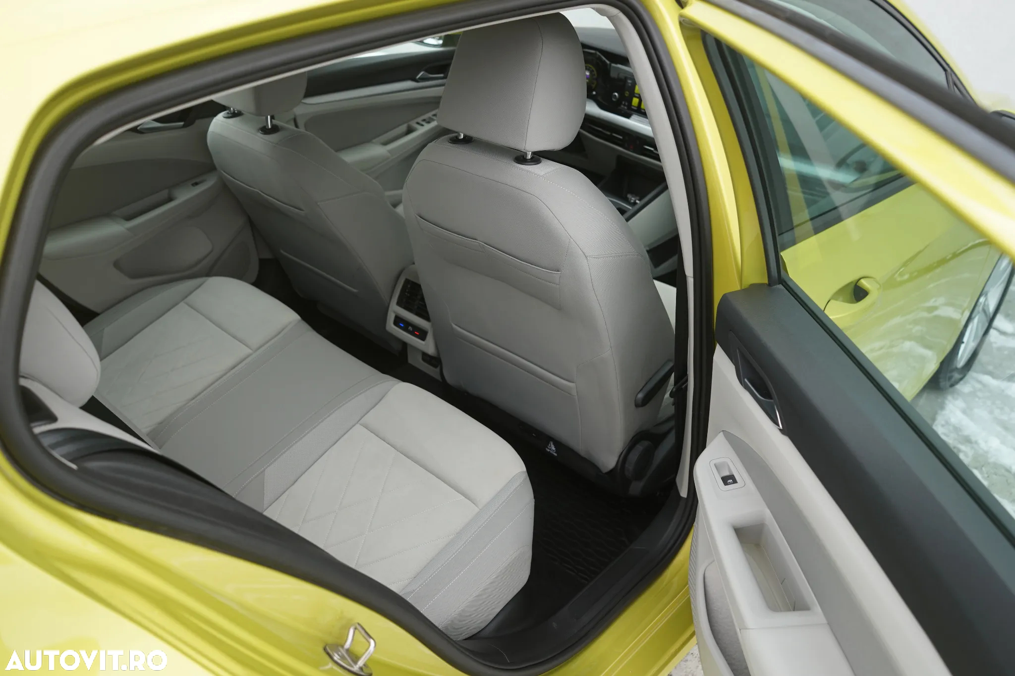 Volkswagen Golf 1.5 eTSI ACT DSG MHEV Life - 25