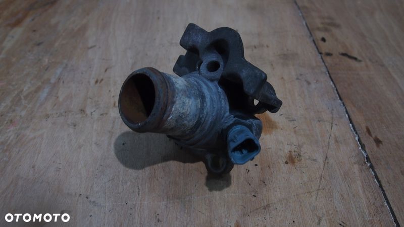 504110436 króciec obudowa termostatu iveco 2.3 - 3