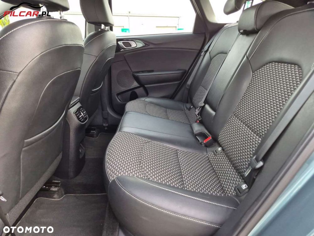 Kia Ceed - 7