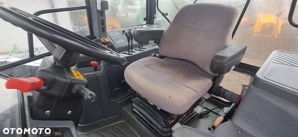 New Holland 8360 - 4