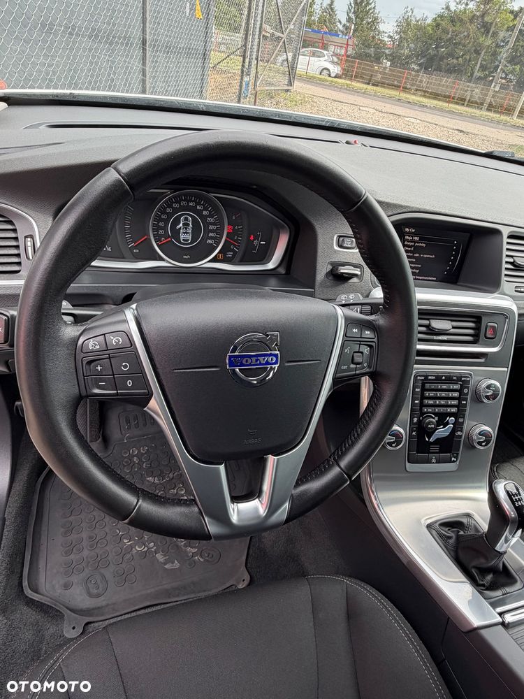 Volvo V60 D3 Drive-E Momentum - 19