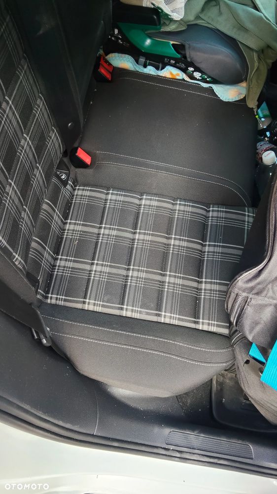 Volkswagen Golf - 10