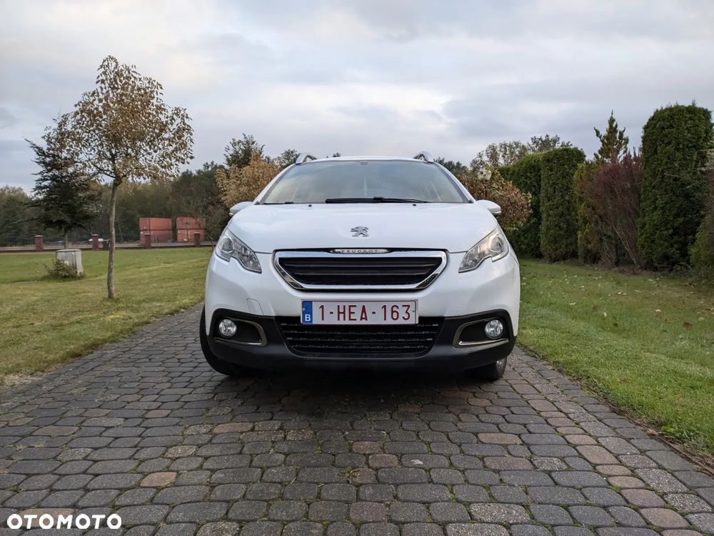 Peugeot 2008 1.2 Pure Tech Signature - 3