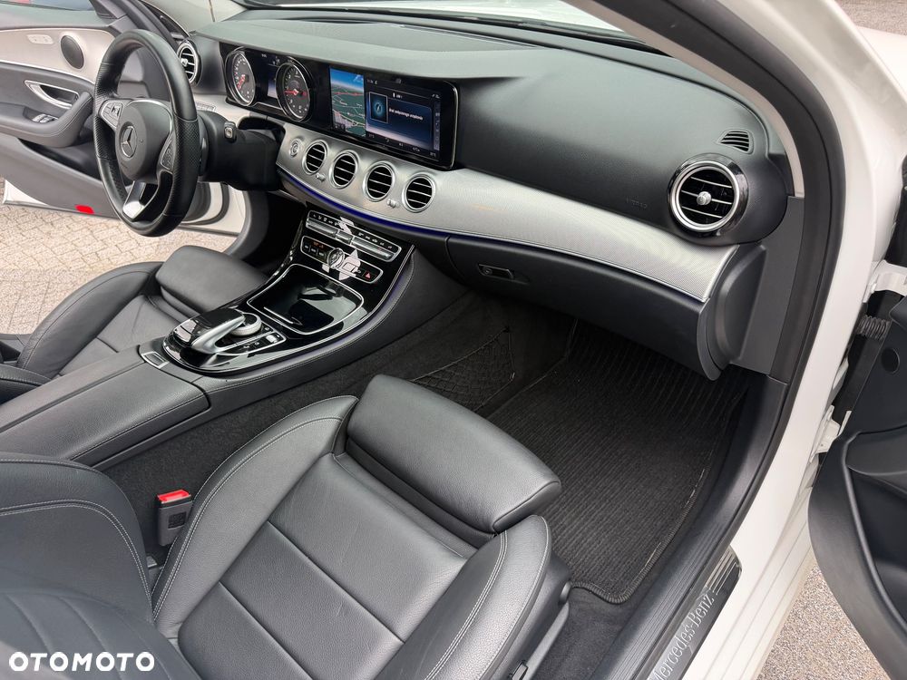 Mercedes-Benz Klasa E 220 d 9G-TRONIC - 20