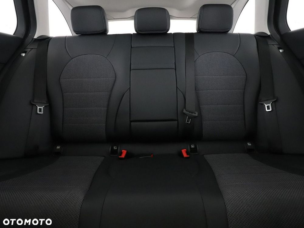 Mercedes-Benz Klasa C 200 4Matic 9G-TRONIC Avantgarde - 19