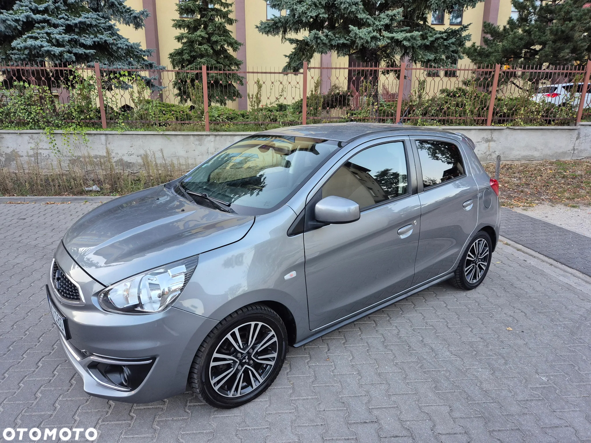 Mitsubishi Space Star 1.2 Clear Tec Color - 3