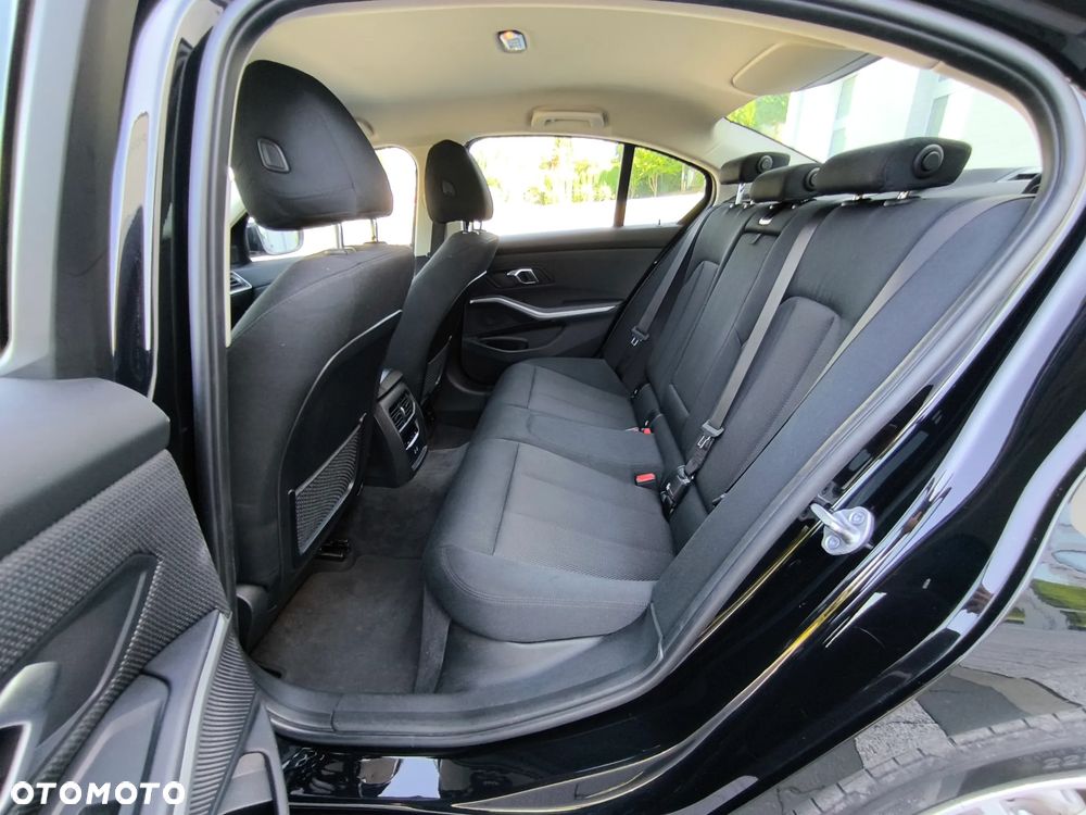 BMW Seria 3 320e - 19