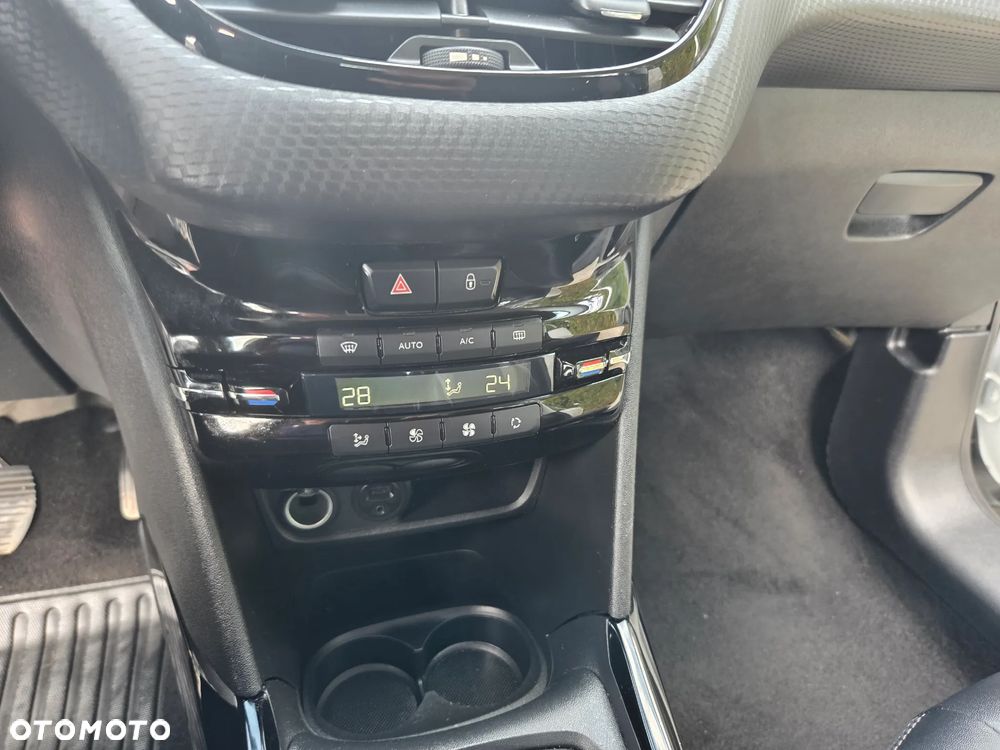 Peugeot 2008 PureTech 110 Stop&Start Urban Move - 29