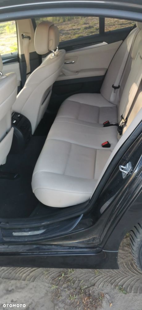 BMW Seria 5 525d - 8