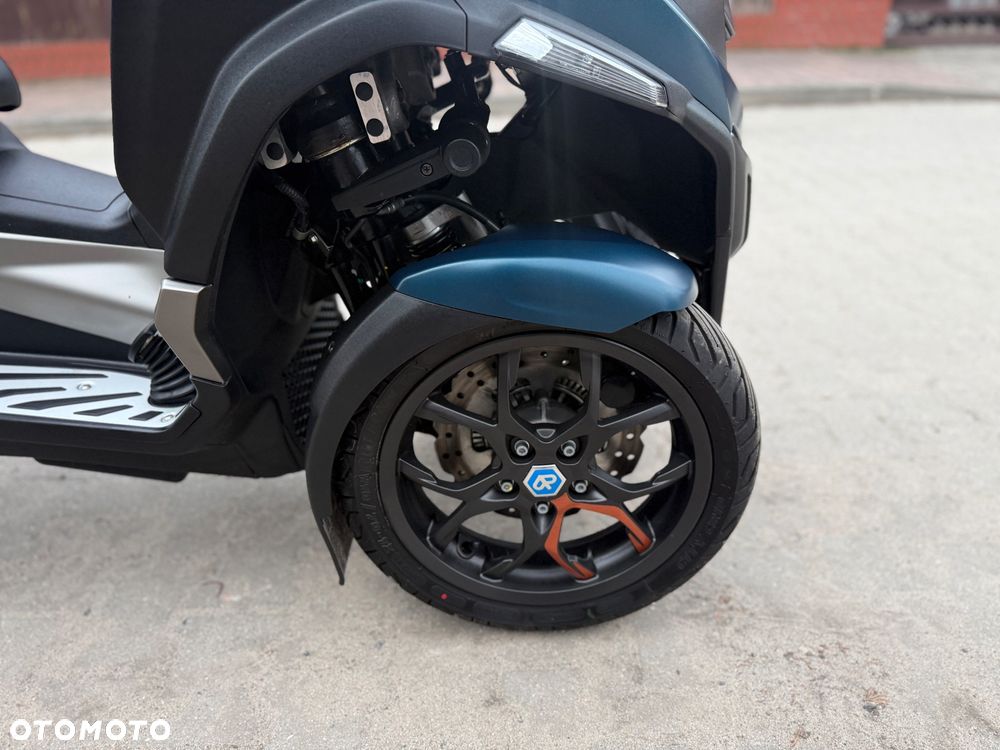 Piaggio MP-3 - 7