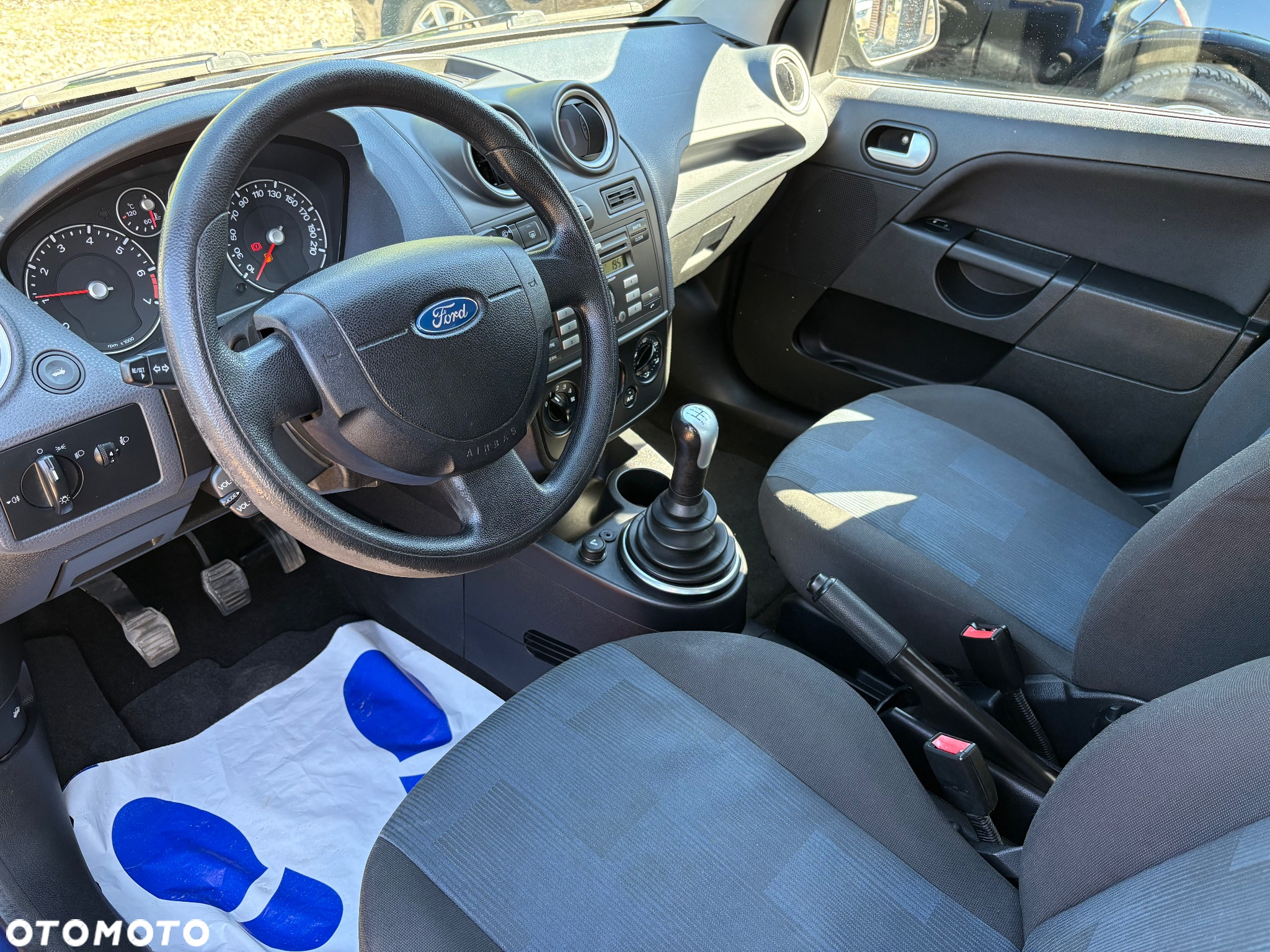 Ford Fiesta 1.4 Ambiente - 12