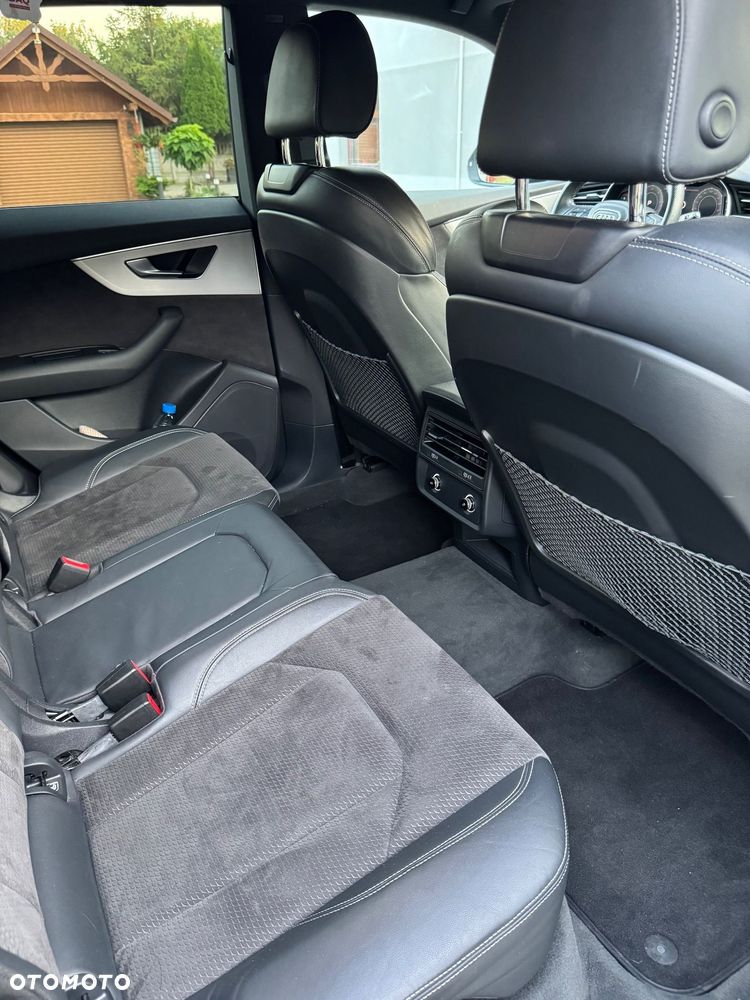 Audi Q8 - 8