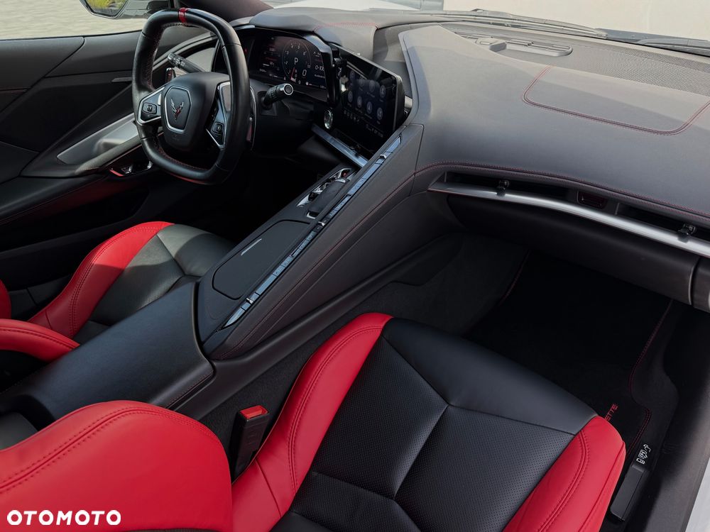Chevrolet Corvette - 21