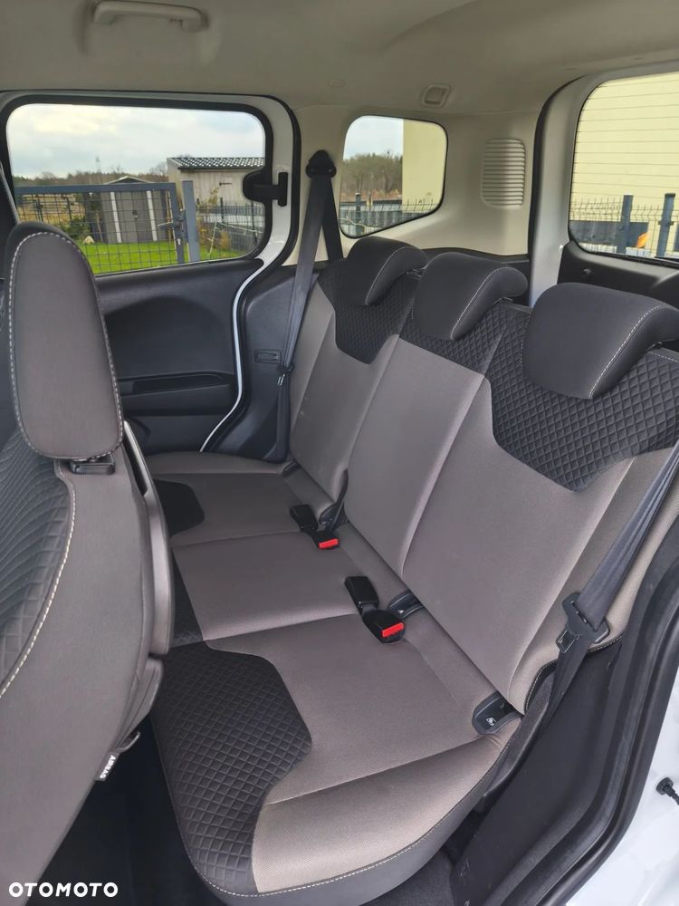 Ford Tourneo Courier 1.5 TDCi Trend - 10
