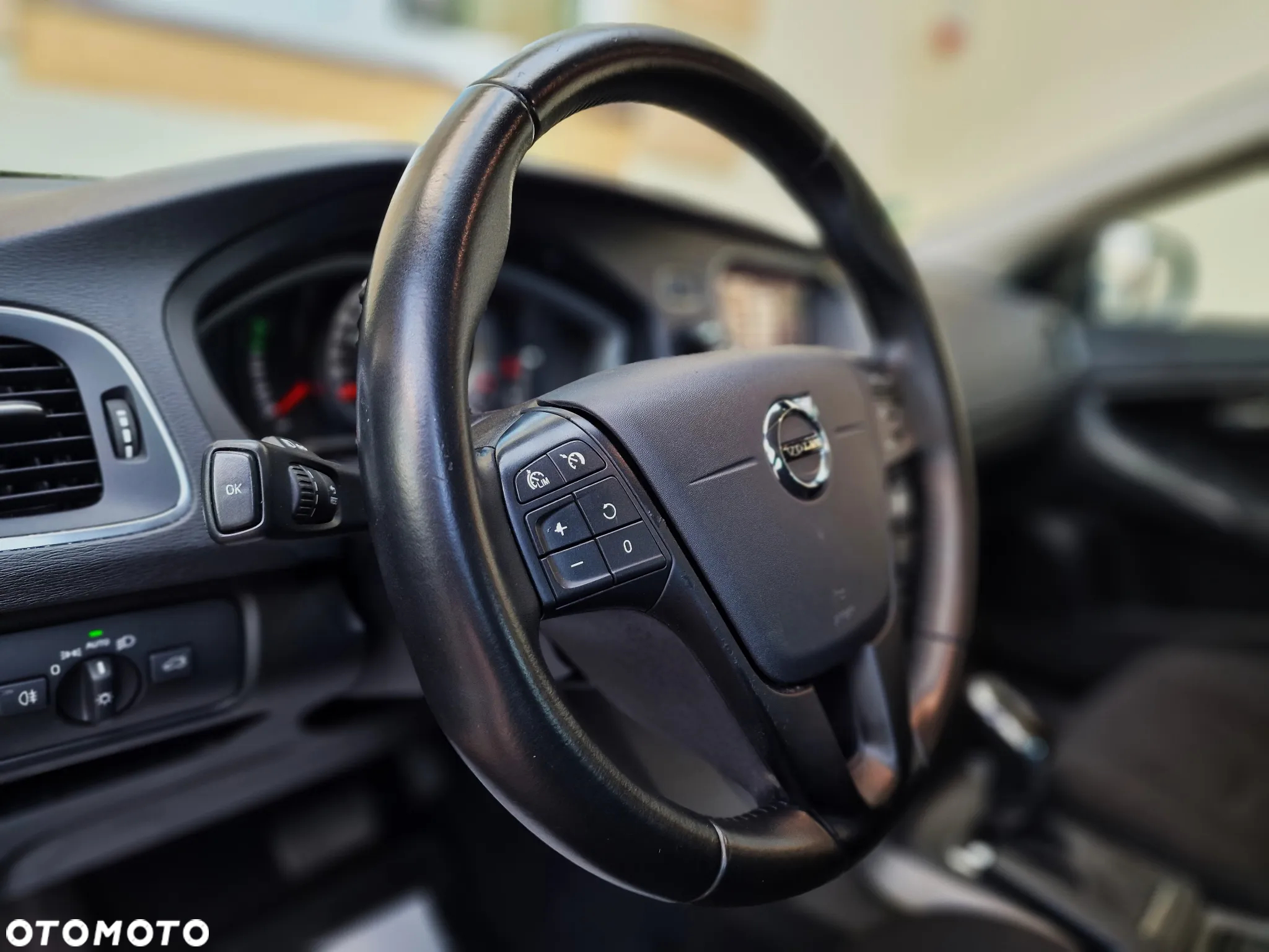 Volvo V40 D2 Drive-E Dynamic Edition - 36