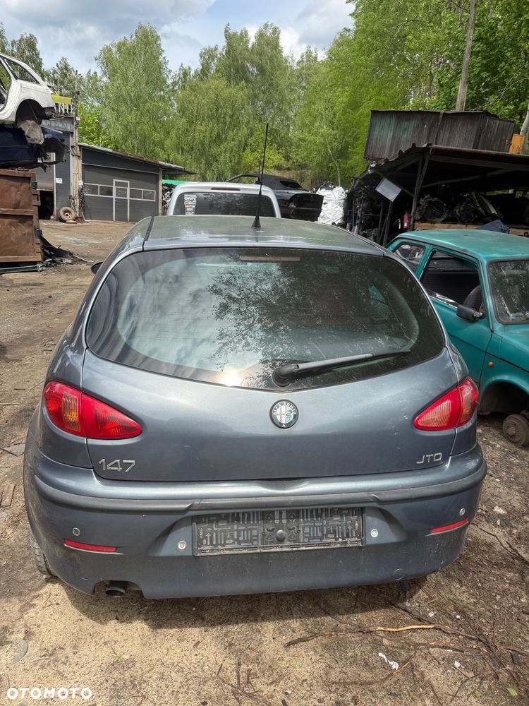 Alfa Romeo 147 na części - 3