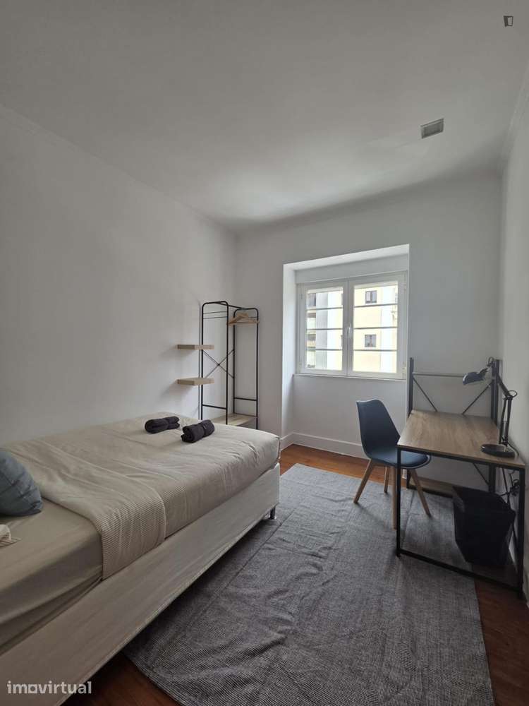 Quarto - localizado em Alameda Lisbon - Grande imagem: 2/30