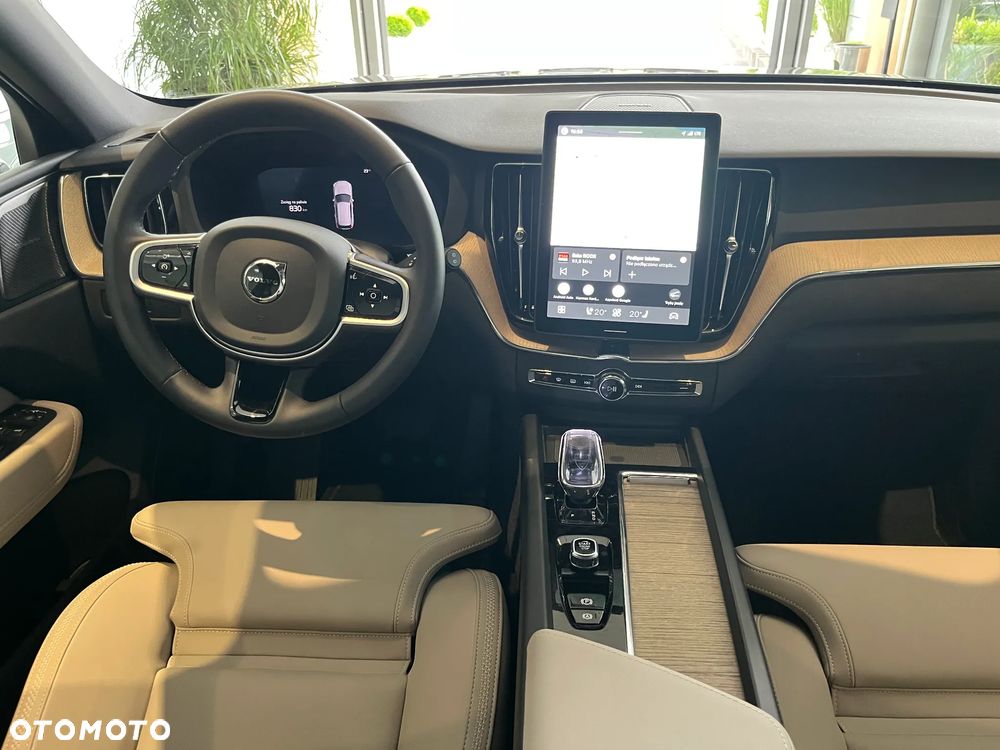 Volvo XC 60 B5 B AWD Plus Bright - 9