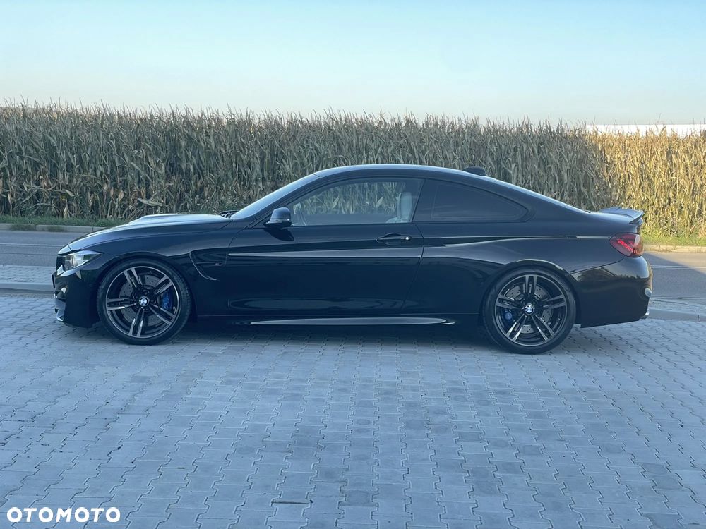 BMW M4 Coupe DKG - 24