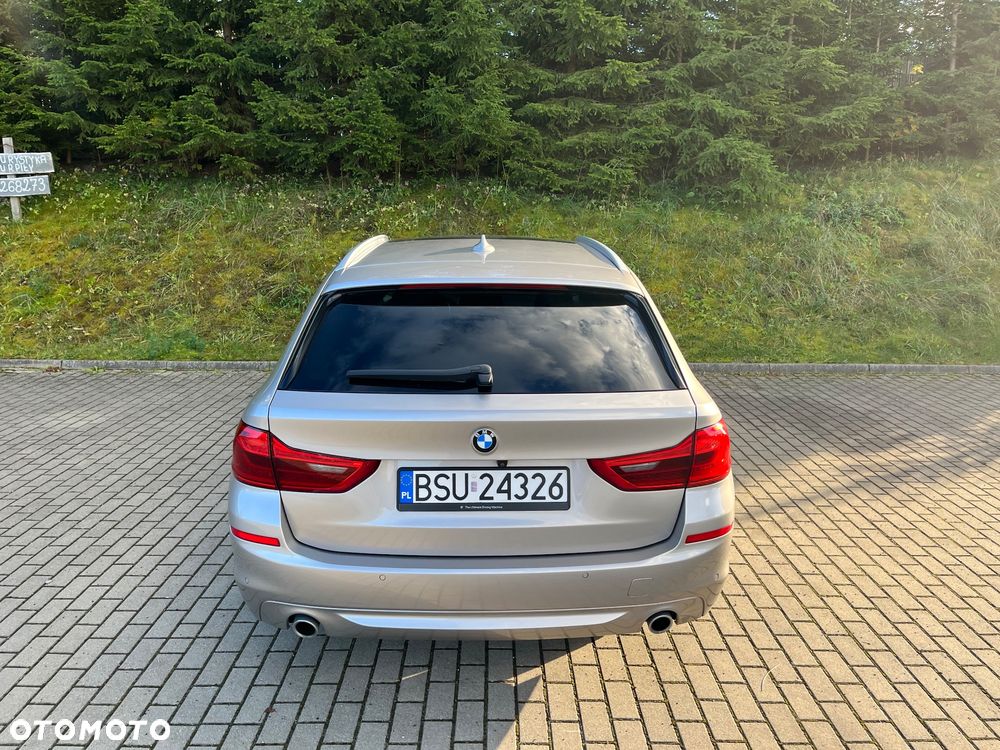 BMW Seria 5 520d xDrive - 4