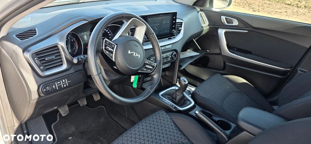 Kia Ceed 1.0 T-GDI ISG Dream-Team Edition - 29