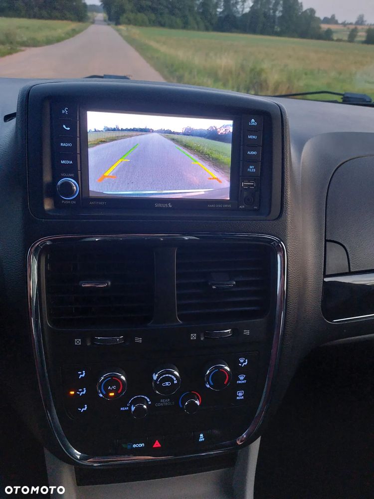 Dodge Grand Caravan - 17