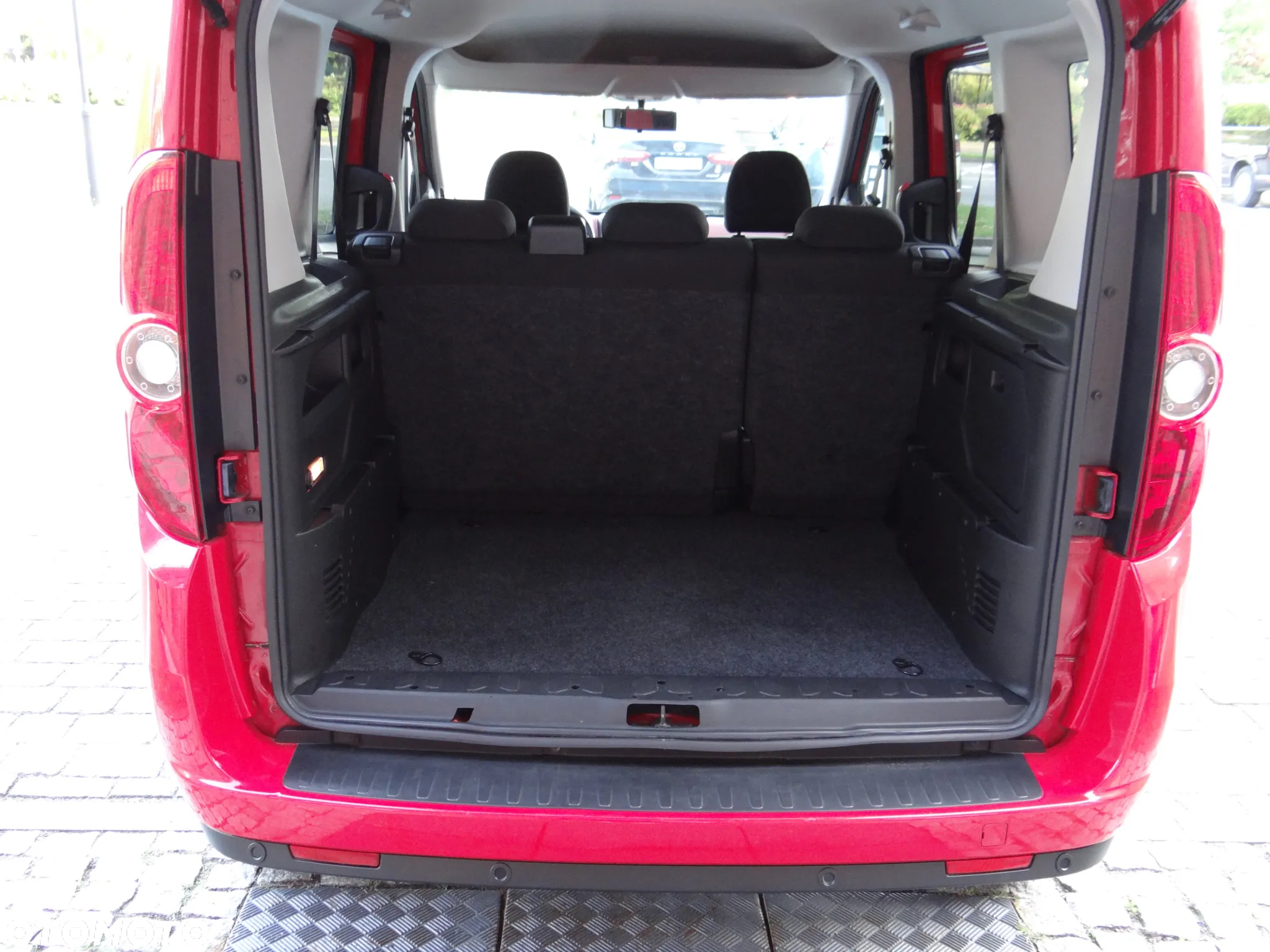 Fiat Doblo 1.4 16V Emotion - 23