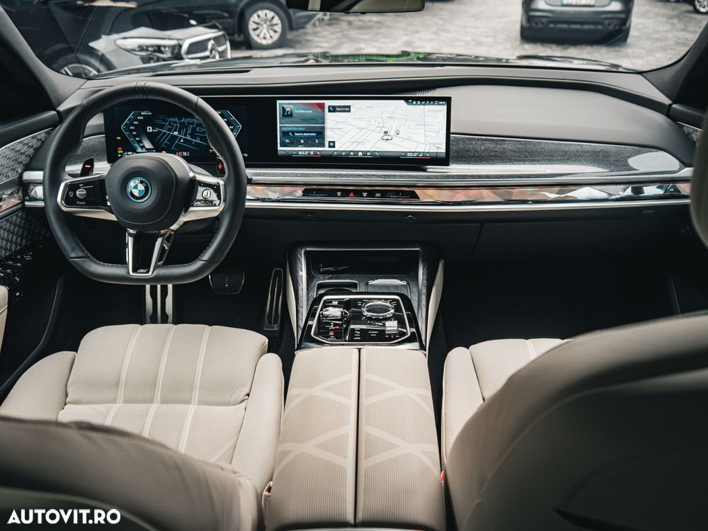 BMW M7 M760e xDrive AT PHEV - 21