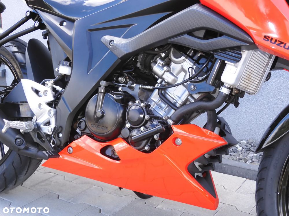 Suzuki GSX - 6