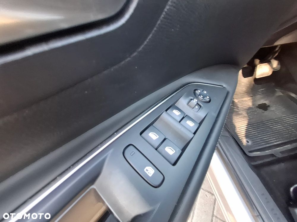 Peugeot 3008 PureTech 130 Stop & Start EAT6 Allure - 11