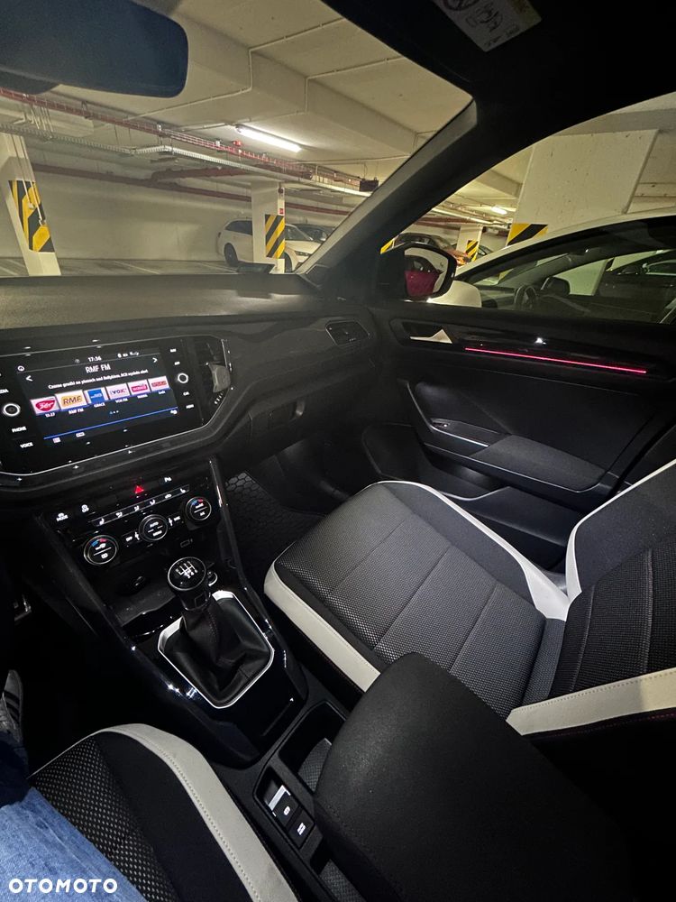 Volkswagen T-Roc - 21
