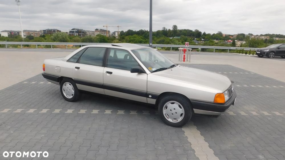 Audi 100 1.8 E - 29