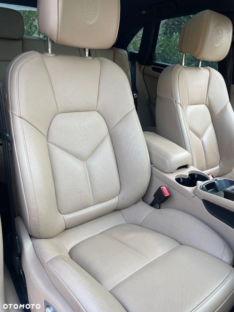 Porsche Macan T - 10