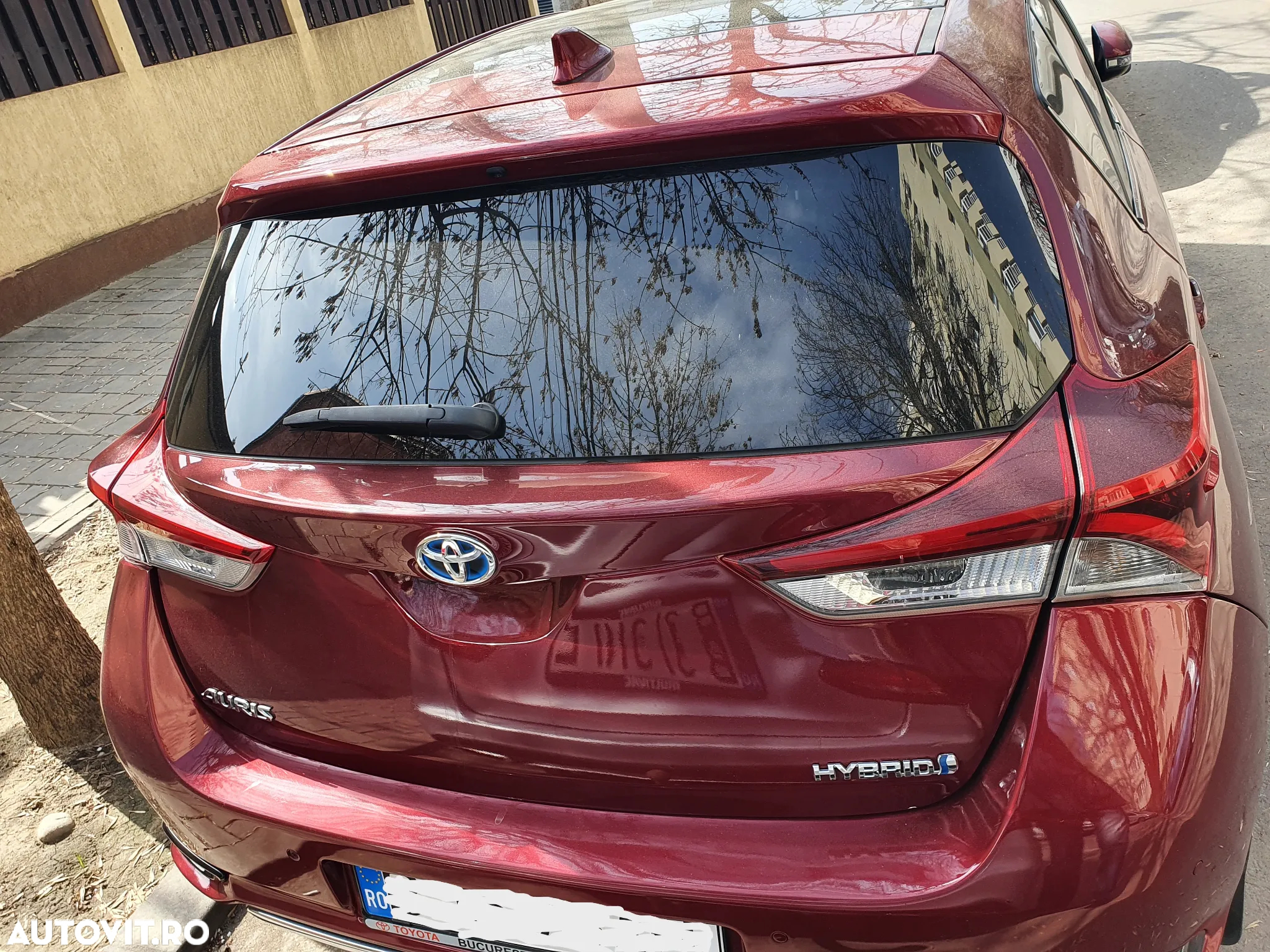 Toyota Auris 1.8 L VVT-i Hybrid Sol + - 6