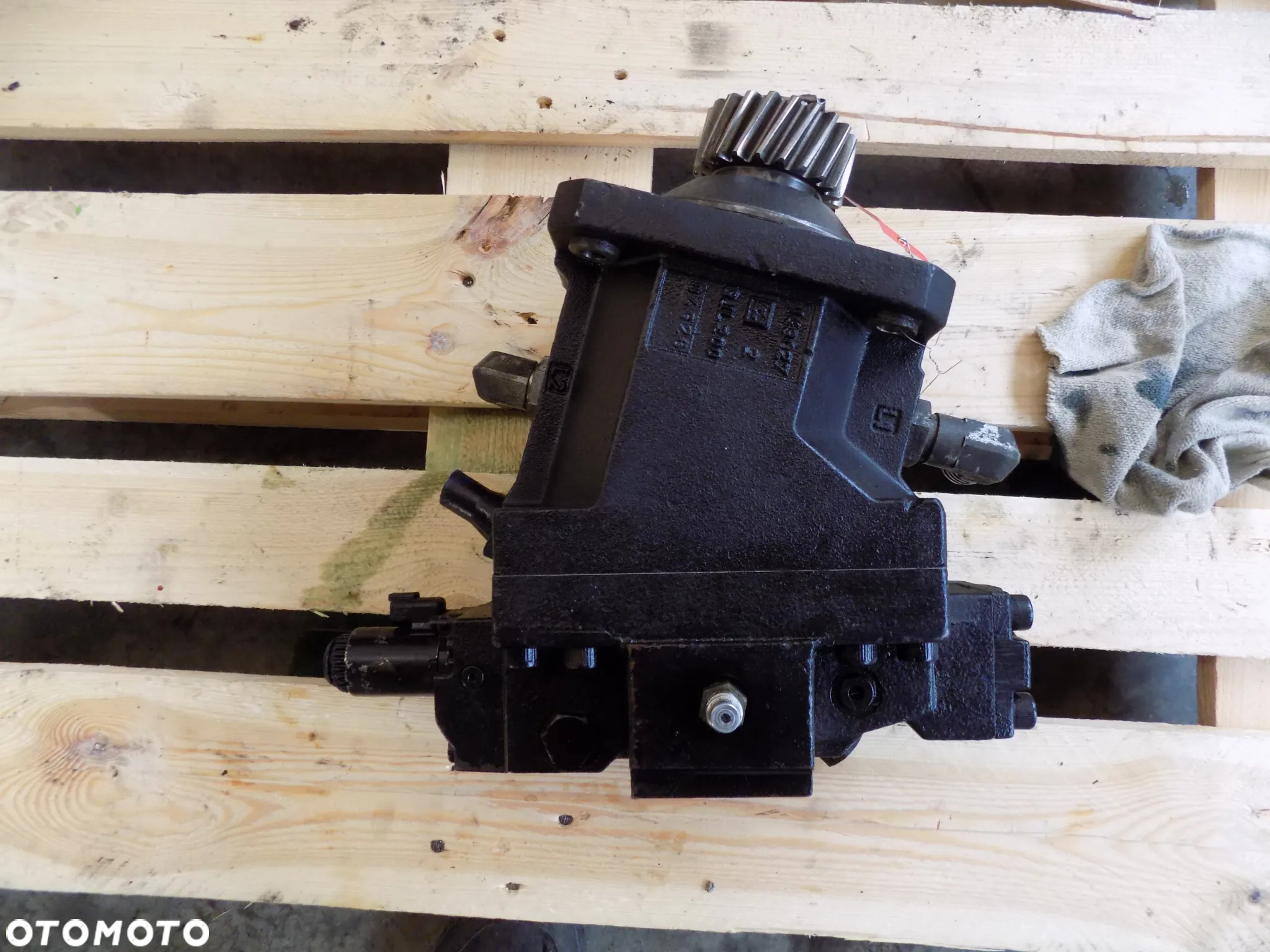 Merlo P 34.7 Silnik hydrauliczny hydrostat  silnik Sauer-Danfoss H1B110 A - 10