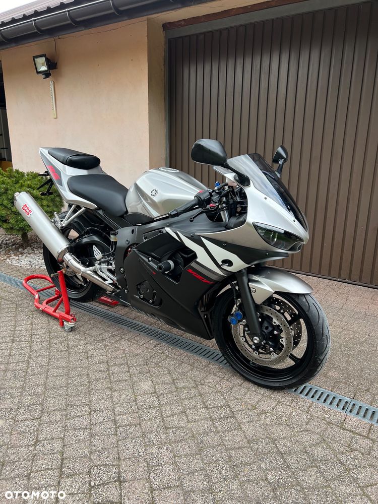 Yamaha R6 - 9