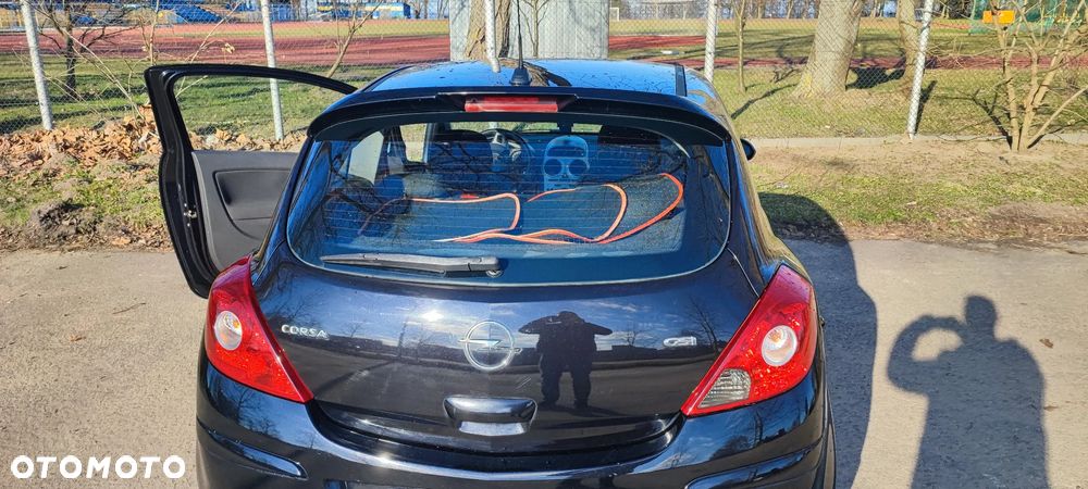 Opel Corsa 1.6T GSI - 10