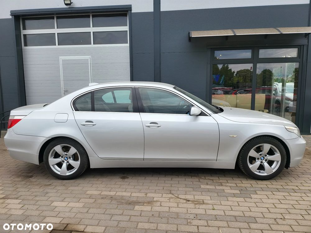 BMW Seria 5 520i - 5