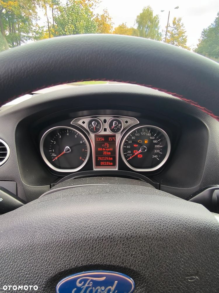 Ford Focus 1.8 FF Ghia - 8