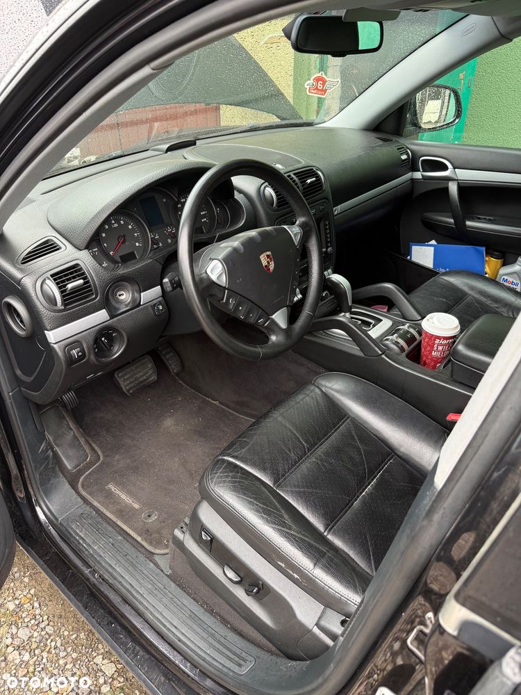 Porsche Cayenne - 10