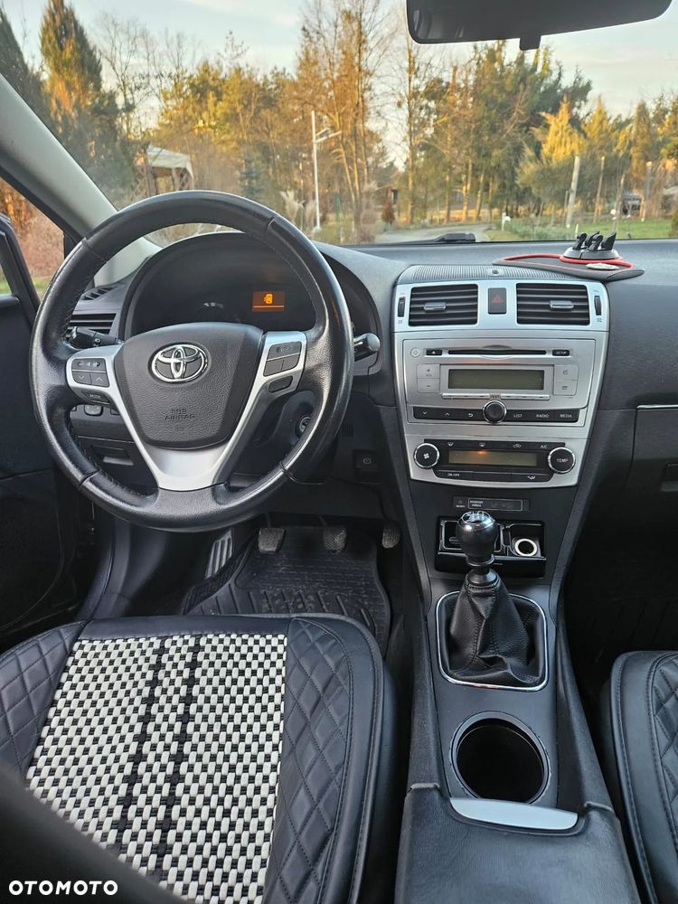 Toyota Avensis 2.0 D-4D Active - 9