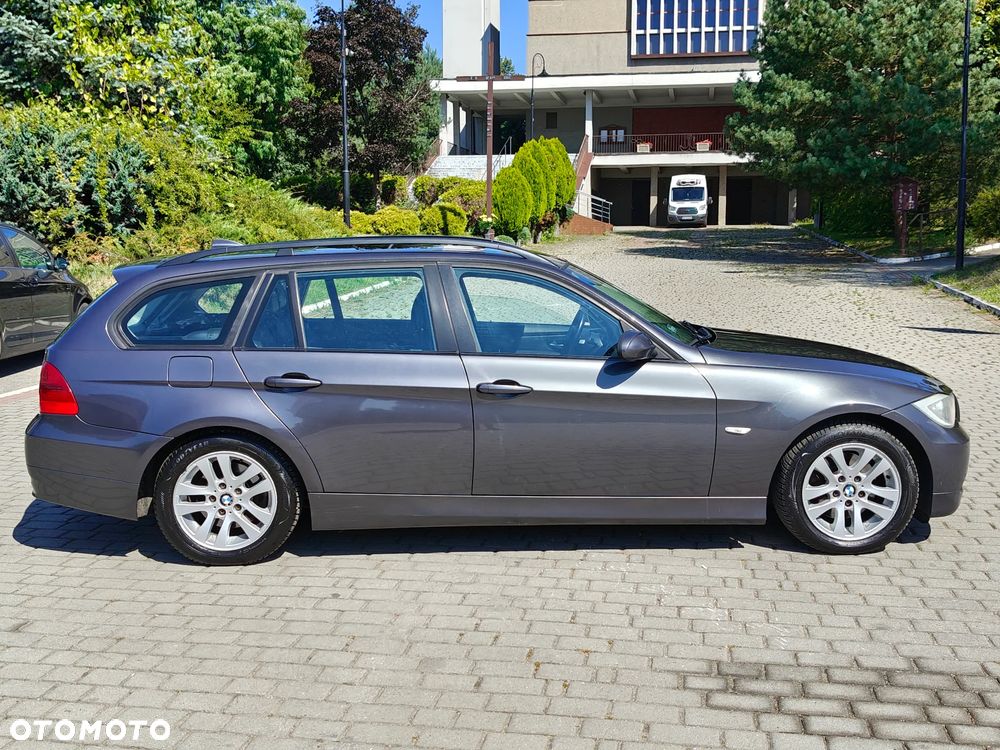 BMW Seria 3 318i - 11