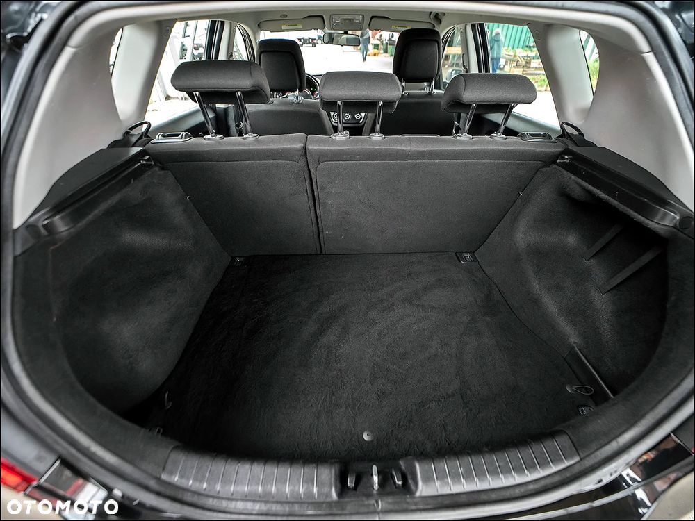 Kia Ceed - 33