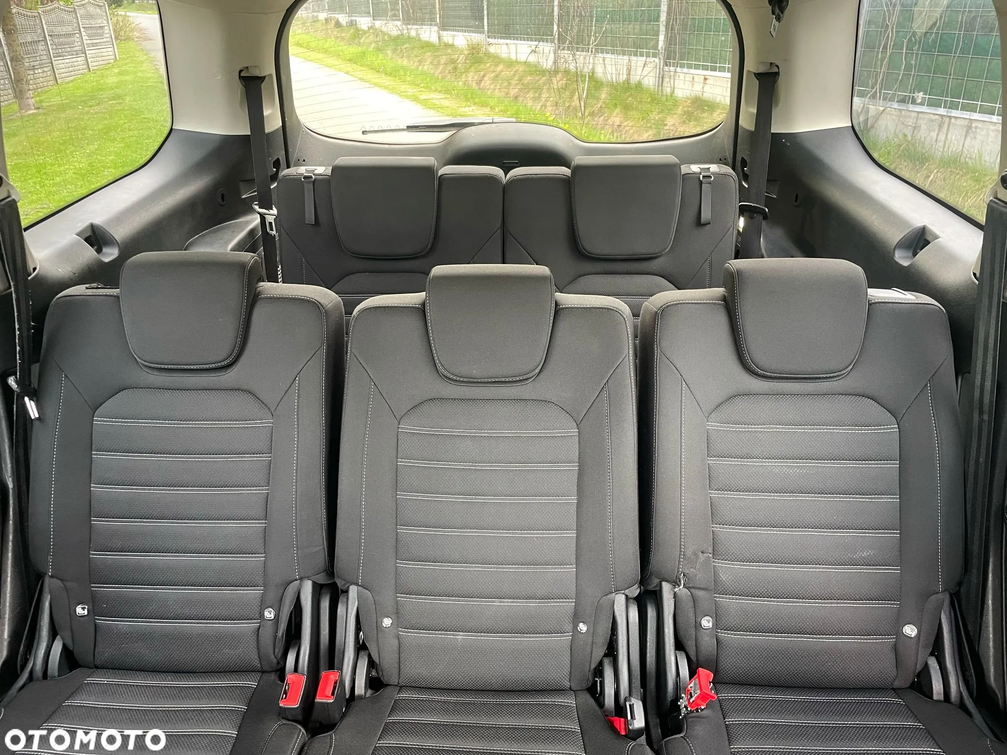 Ford Galaxy - 13