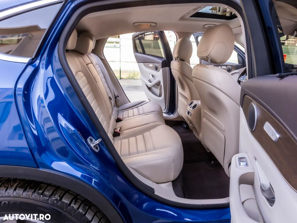 Mercedes-Benz GLC 300 4MATIC MHEV - 6