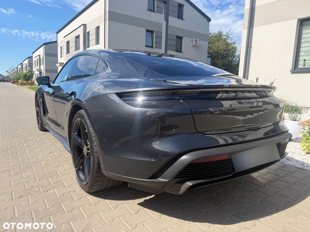 Porsche Taycan Turbo S - 5