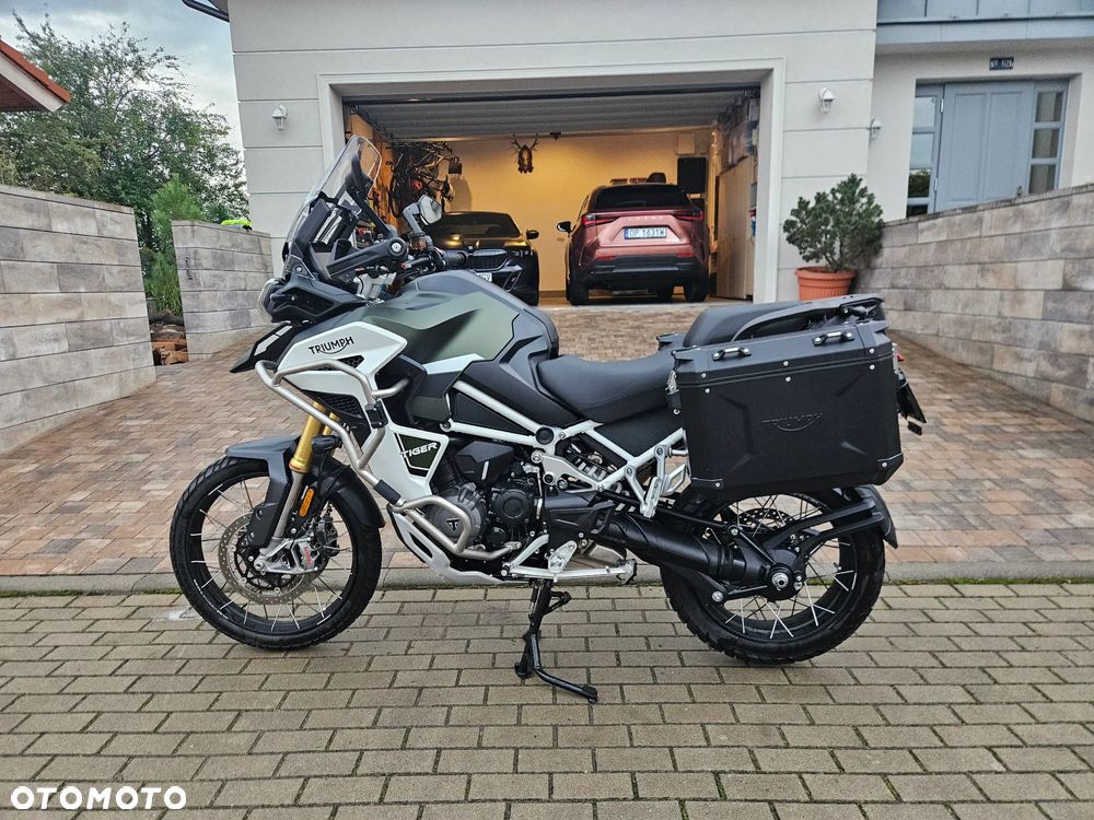 Triumph Tiger - 1