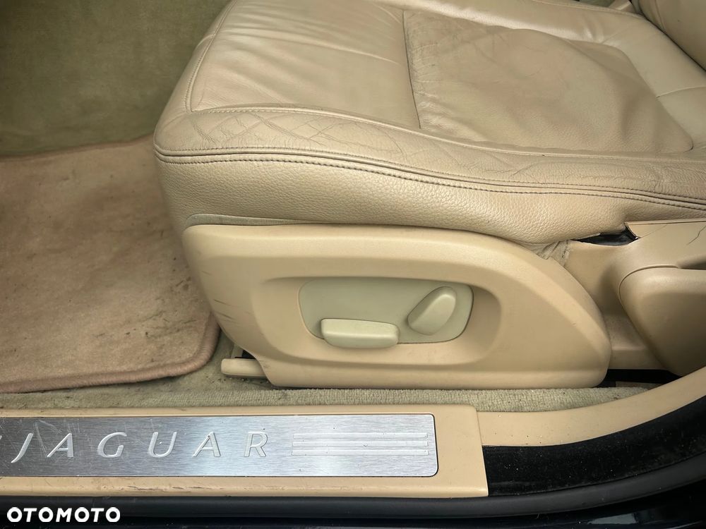 Jaguar XF - 8