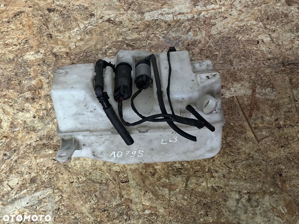 ZBIORNICZEK SPRYSKIWACZY BMW 7 E63  7148064 - 1