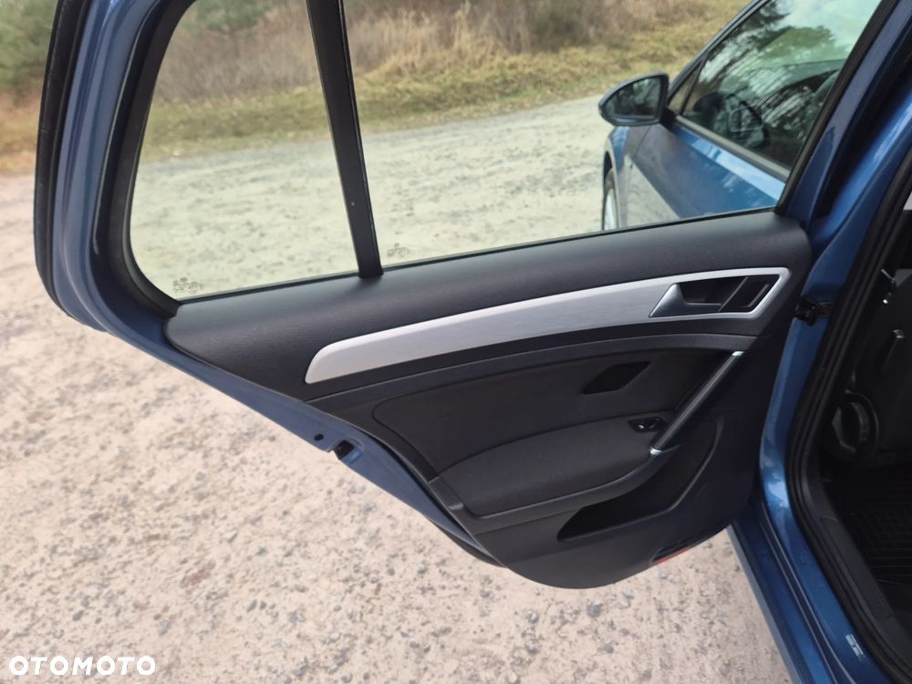 Volkswagen Golf - 36